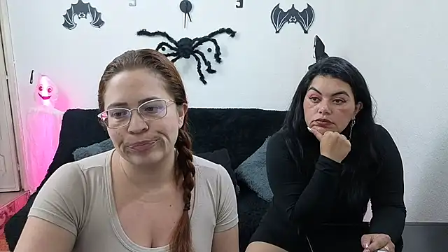 lesb milf online show from October 24, 9:36 pm