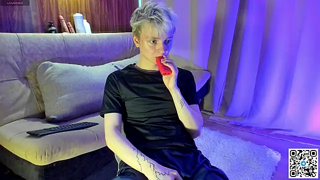 Logan mett online show from April 19, 12:50 pm