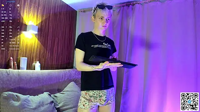 Logan mett online show from April 13, 5:06 pm