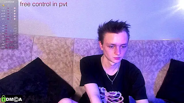 Logan mett online show from November 22, 9:02 pm