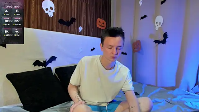 Logan mett online show from November 3, 5:49 pm