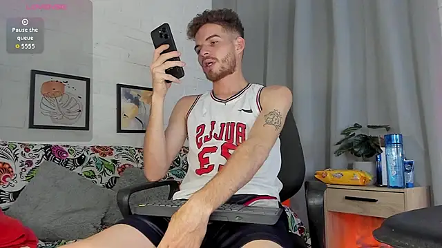 MATEO HUNTER online show from December 14, 8:53 am