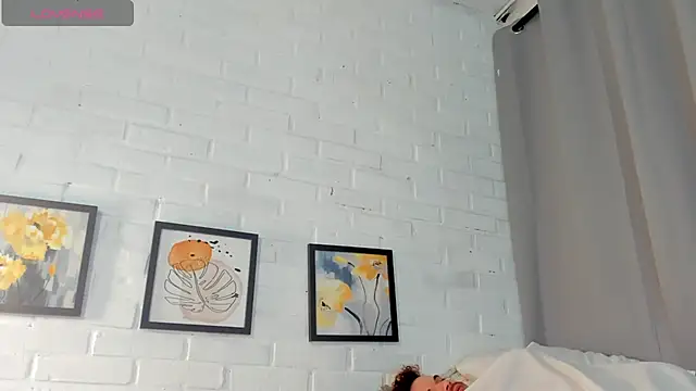 MATEO HUNTER online show from February 14, 8:36 am