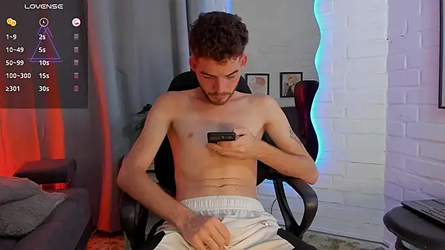 MATEO HUNTER online show from November 8, 3:43 am