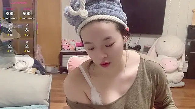 Snapshot of Mimi-777 chatting on October 30, 12:14 pm Mimi-777 online show from October 30, 12:14 pm