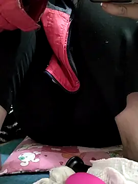 Snapshot of Amanda-_ena- chatting on December 14, 9:42 pm Amanda- ena- online show from December 14, 9:42 pm