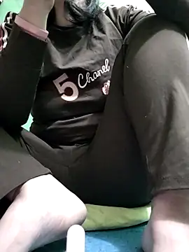 Snapshot of Amanda-_ena- chatting on November 1, 3:28 pm Amanda- ena- online show from November 1, 3:28 pm