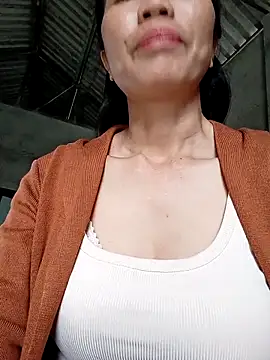 Snapshot of Style-lee chatting on February 18, 2:31 am Style-lee online show from February 18, 2:31 am