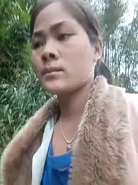 Lyssa-a online show from December 17, 9:25 am