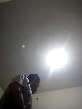 Snapshot of checheludo23 chatting on February 23, 4:25 am checheludo23 online show from February 23, 4:25 am