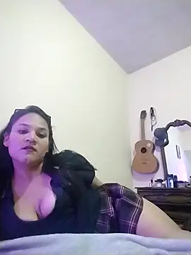 Snapshot of checheludo23 chatting on December 19, 10:23 pm checheludo23 online show from December 19, 10:23 pm