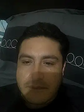 Snapshot of checheludo23 chatting on October 21, 12:43 am checheludo23 online show from October 21, 12:43 am