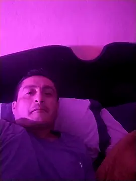 Snapshot of checheludo23 chatting on November 30, 8:37 am checheludo23 online show from November 30, 8:37 am