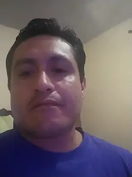 Snapshot of checheludo23 chatting on February 17, 5:49 am checheludo23 online show from February 17, 5:49 am