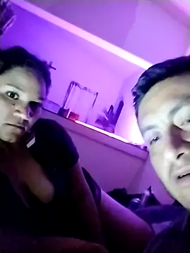 Snapshot of checheludo23 chatting on December 14, 7:47 am checheludo23 online show from December 14, 7:47 am