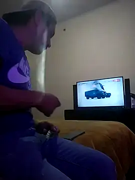 Snapshot of checheludo23 chatting on February 8, 3:37 am checheludo23 online show from February 8, 3:37 am