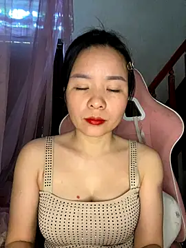 Snapshot of Listen-ly chatting on November 21, 3:49 am Listen-ly online show from November 21, 3:49 am