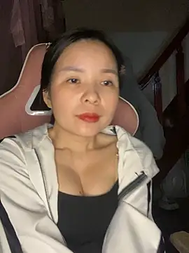 Snapshot of Listen-ly chatting on November 29, 3:56 pm Listen-ly online show from November 29, 3:56 pm