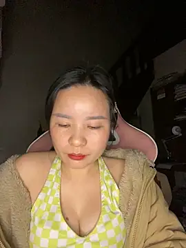 Snapshot of Listen-ly chatting on November 18, 4:10 pm Listen-ly online show from November 18, 4:10 pm