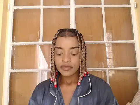 fifiqueen25 online show from November 12, 1:37 pm