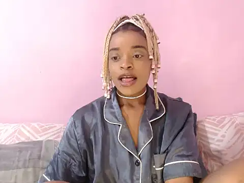 fifiqueen25 online show from October 26, 2:39 pm