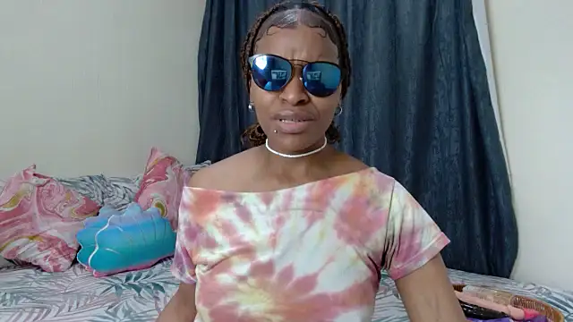 fifiqueen25 online show from March 21, 7:09 am