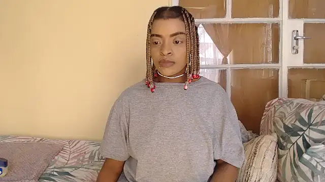 fifiqueen25 online show from December 3, 1:54 pm