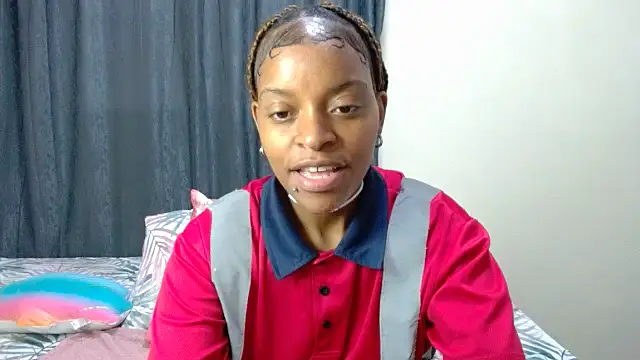 fifiqueen25 online show from March 26, 7:39 am