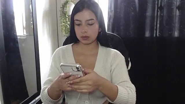 Lya Hall  online show from February 12, 9:25 pm