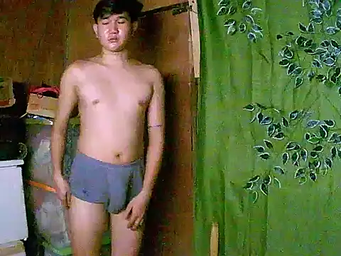 Snapshot of Trebz chatting on November 21, 12:04 pm Trebz online show from November 21, 12:04 pm