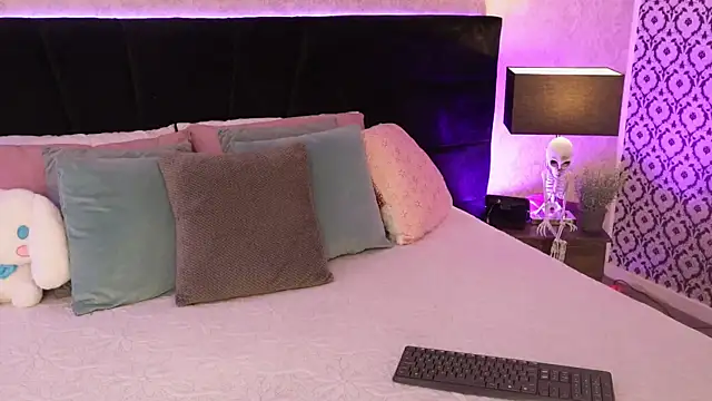 mariianna lopez  online show from February 25, 7:14 pm