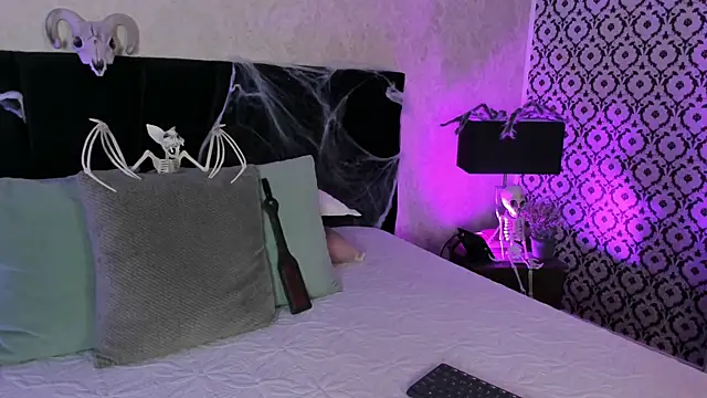 mariianna lopez  online show from October 29, 6:18 pm