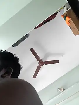 Snapshot of Vickyins480000 chatting on November 7, 3:33 am Vickyins480000 online show from November 7, 3:33 am