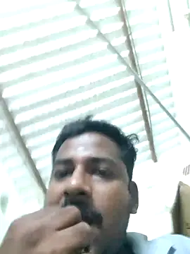 Snapshot of Vickyins480000 chatting on November 19, 3:45 pm Vickyins480000 online show from November 19, 3:45 pm