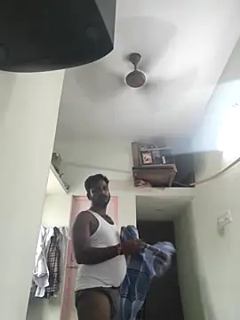 Snapshot of Vickyins480000 chatting on November 5, 8:39 am Vickyins480000 online show from November 5, 8:39 am