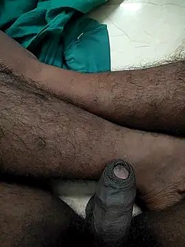 Snapshot of Vickyins480000 chatting on November 4, 1:31 am Vickyins480000 online show from November 4, 1:31 am