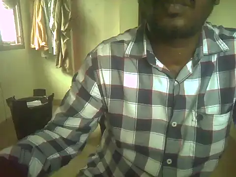 Snapshot of Vickyins480000 chatting on October 28, 8:35 am Vickyins480000 online show from October 28, 8:35 am