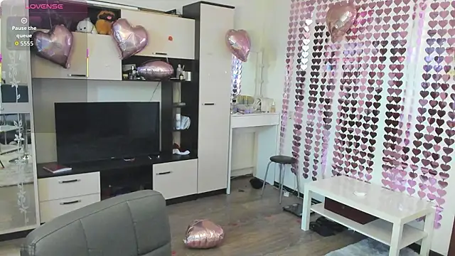 HeatherNextDoor online show from February 8, 8:23 am