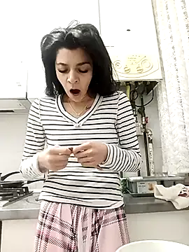 ReneeVoss online show from February 11, 3:17 am