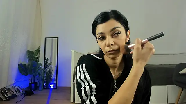 ReneeVoss online show from March 16, 3:47 am