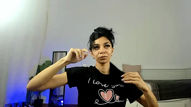 ReneeVoss online show from March 10, 3:54 am