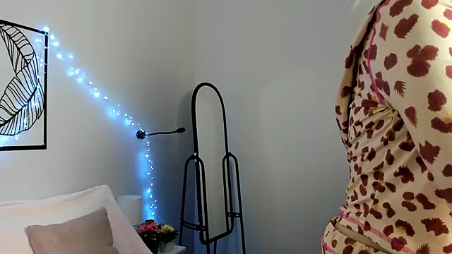 AdeleSilver online show from November 12, 2:15 am