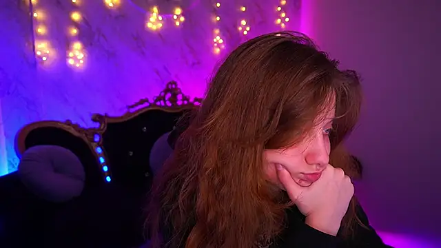 Snapshot of CuteeFoxy chatting on January 17, 2:53 pm CuteeFoxy online show from January 17, 2:53 pm