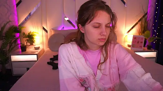 CuteeFoxy online show from March 13, 1:49 pm