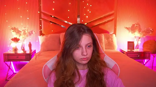 CuteeFoxy online show from April 10, 1:29 pm