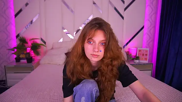 CuteeFoxy online show from November 11, 2:45 pm