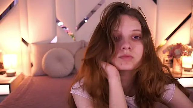 CuteeFoxy online show from April 4, 1:50 pm