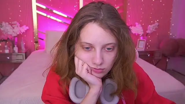 CuteeFoxy online show from March 7, 1:16 pm