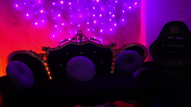 Snapshot of CuteeFoxy chatting on February 14, 2:50 pm CuteeFoxy online show from February 14, 2:50 pm