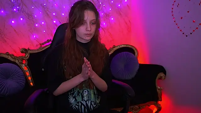 Snapshot of CuteeFoxy chatting on February 28, 2:39 pm CuteeFoxy online show from February 28, 2:39 pm